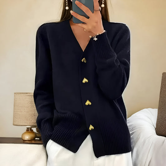 Ciara™ | Elegancki kardigan z serduszkowymi guzikami